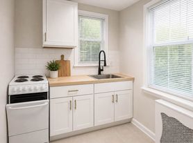 28 Morningstar Rd, Staten Island, NY