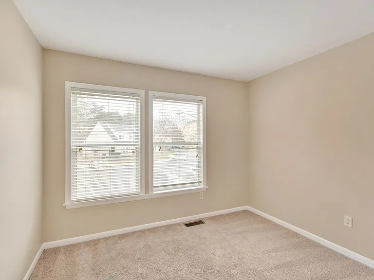 2716 Gatewood Cir — Photo 13