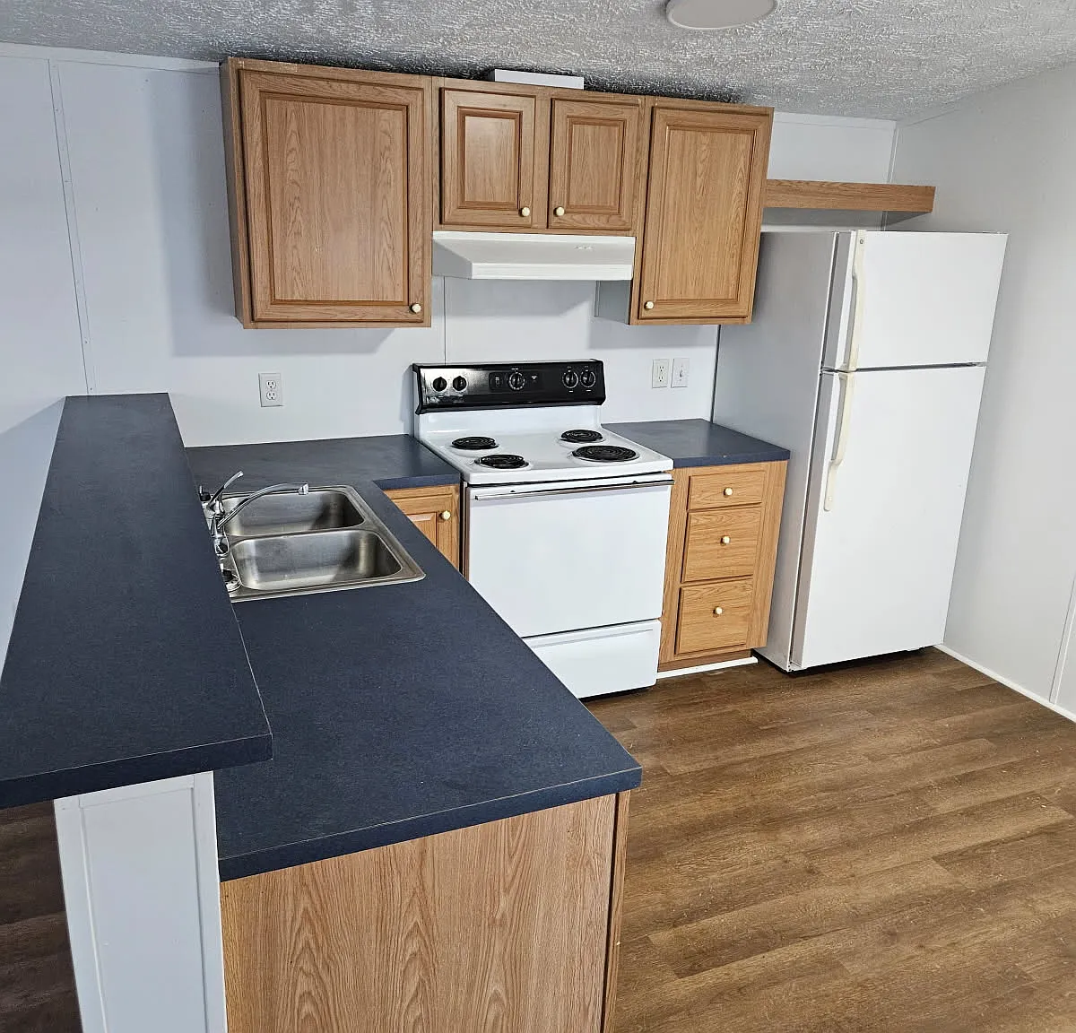 3 bed, 1000 sqft, $875 — Photo 1