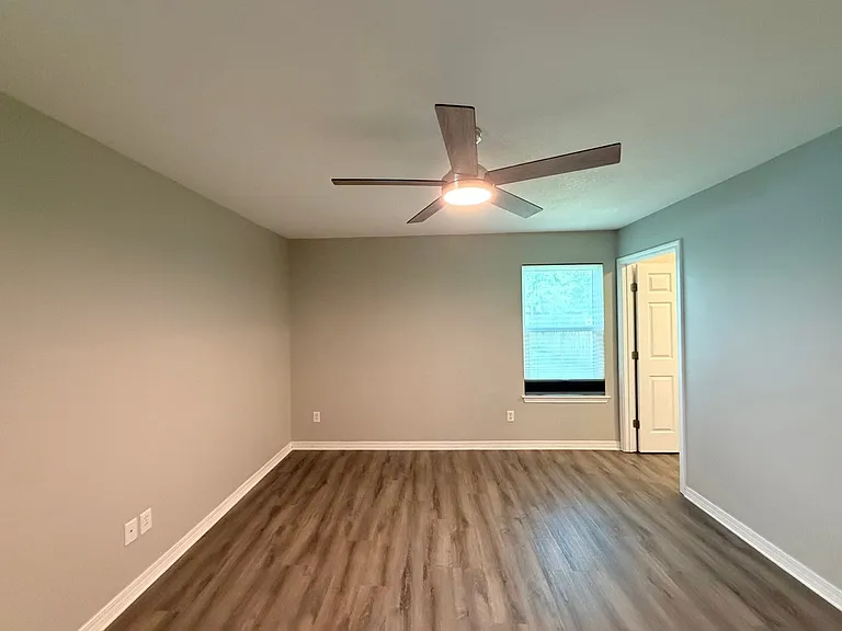 7738 Lola Cir — Photo 31
