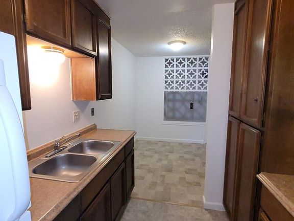 4th image of 1221 B St APT 3