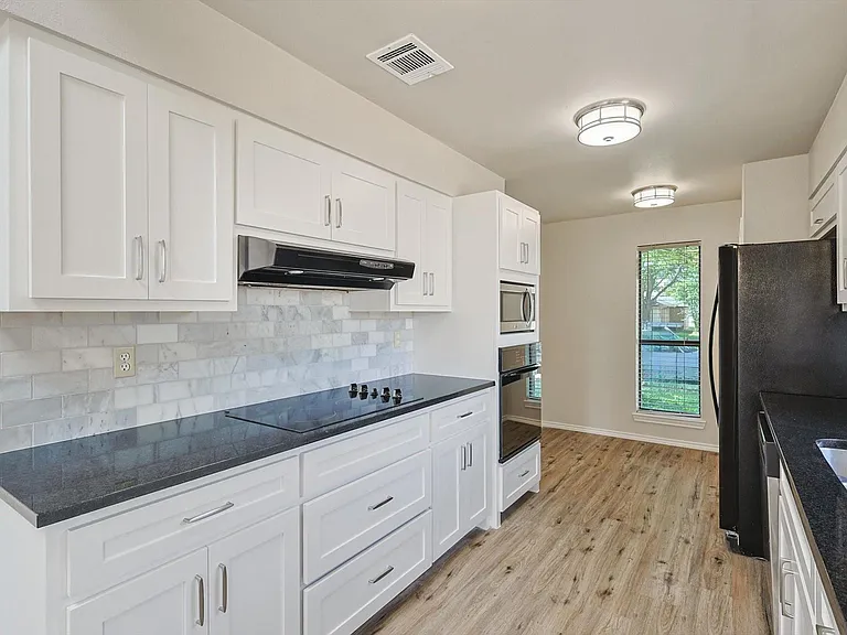 653 Raven Ln — Photo 21