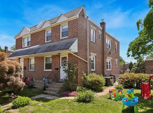 533 Overlook Rd, Philadelphia, PA 19128