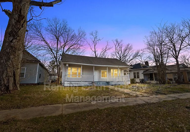 1217 Fulton Ave — Photo 1