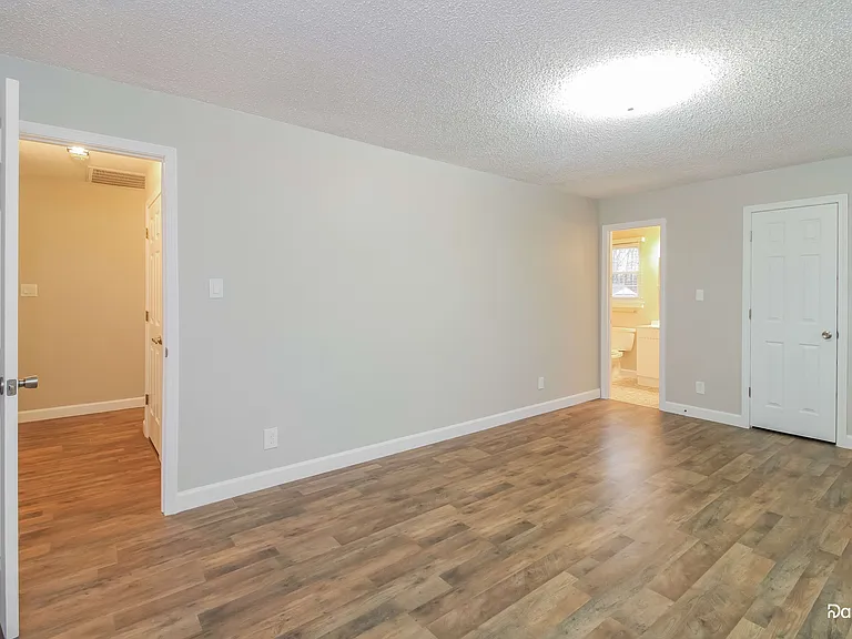 2601 Darden Rd — Photo 9