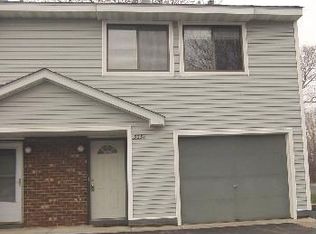 3254 Valley Ridge Dr, Eagan, MN 55121