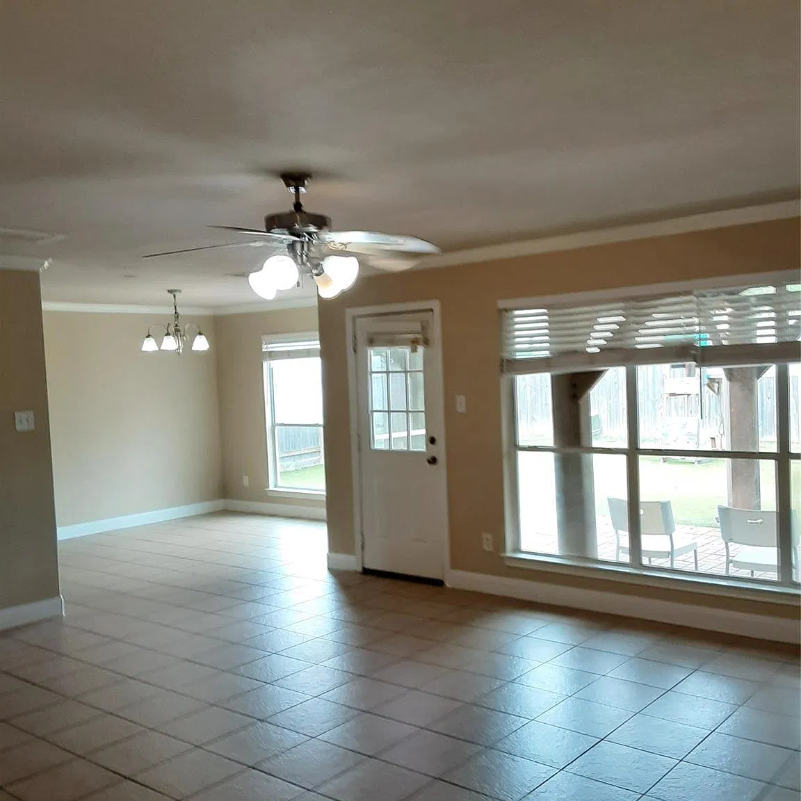 3 bed, 2.5 bath, 1718 sqft, $1,850 — Photo 3