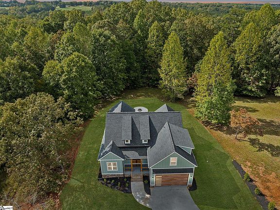 2nd image of 507 Lariat Loop