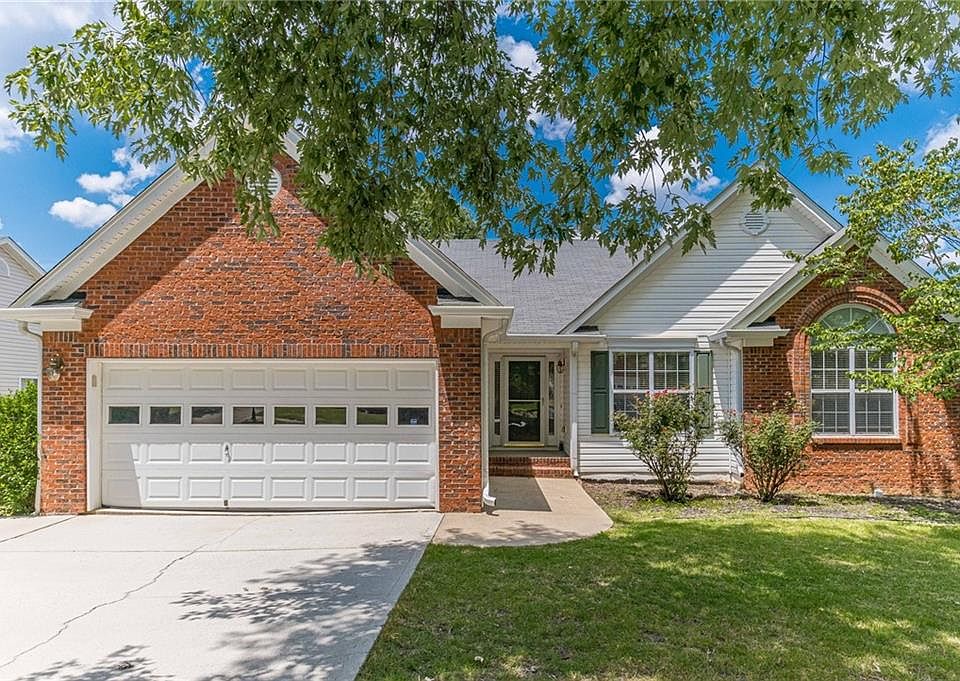 1st image of 2556 Fairmont Park Ct