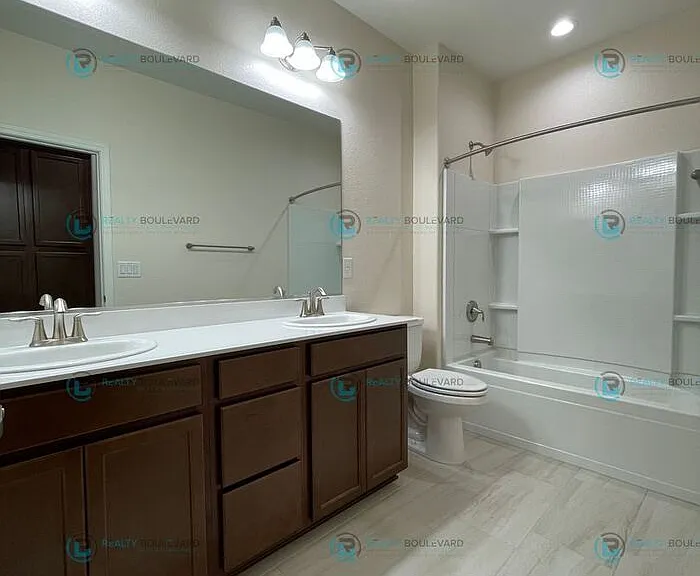 1011 Middle Gate Rd #1011 — Photo 36
