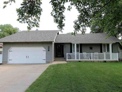 801 Mountain Ash Ln, Hutchinson, KS, 67502