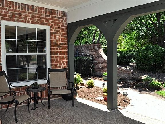 3rd image of 2313 Aberdeen Dr