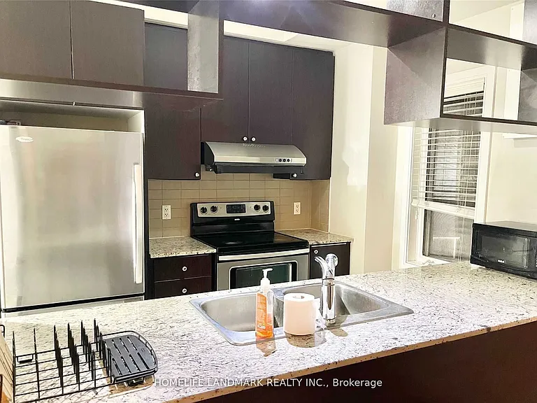 330 Village Green Sq #Townhouse 46 — Photo 3