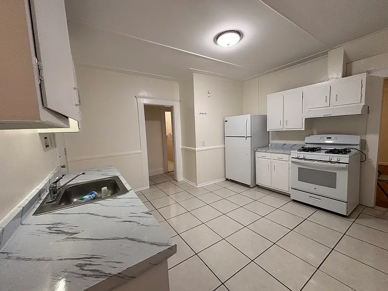 64-66 Wade St #2 — Photo 11