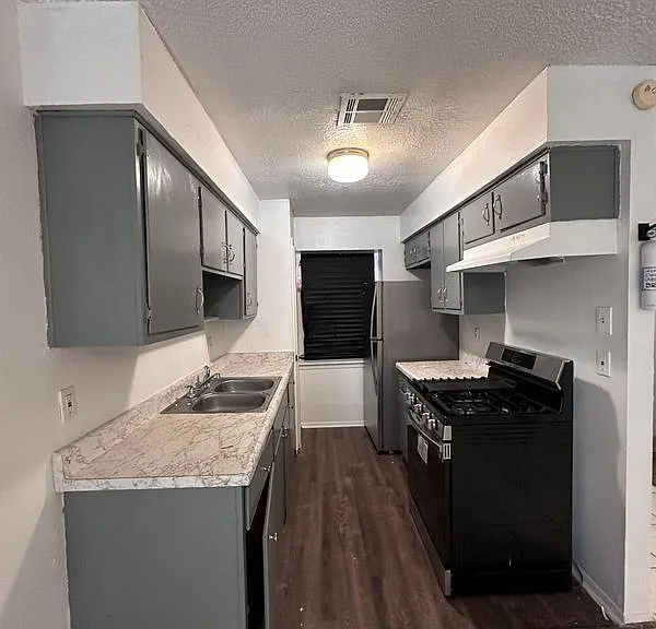 145 S Dexter Dr — Photo 4