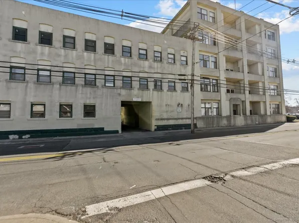 201 Judd Square #201, Wallingford, CT 06492