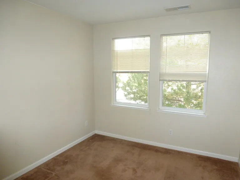 1668 Spicewood Cir — Photo 17