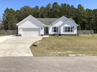 311 Springcreek Ct, Hubert, NC 28539