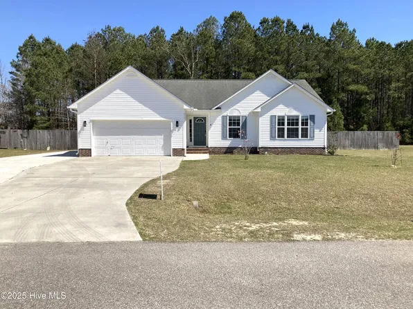 311 Springcreek Court, Hubert, NC 28539