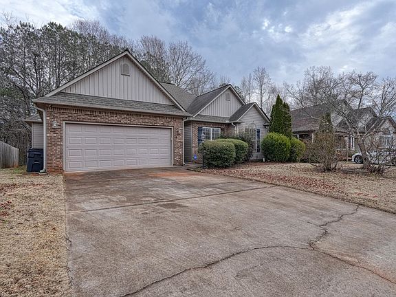 2nd image of 393 Split Oak Ln