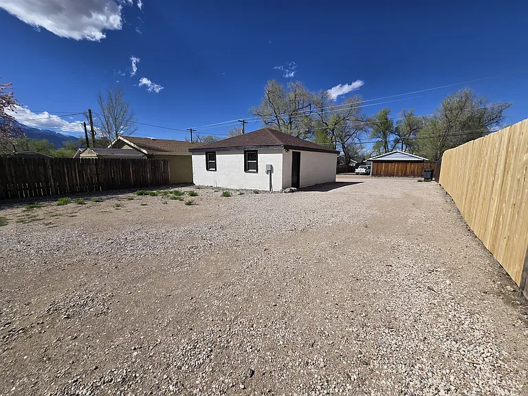 738 E Fountain Blvd — Photo 34