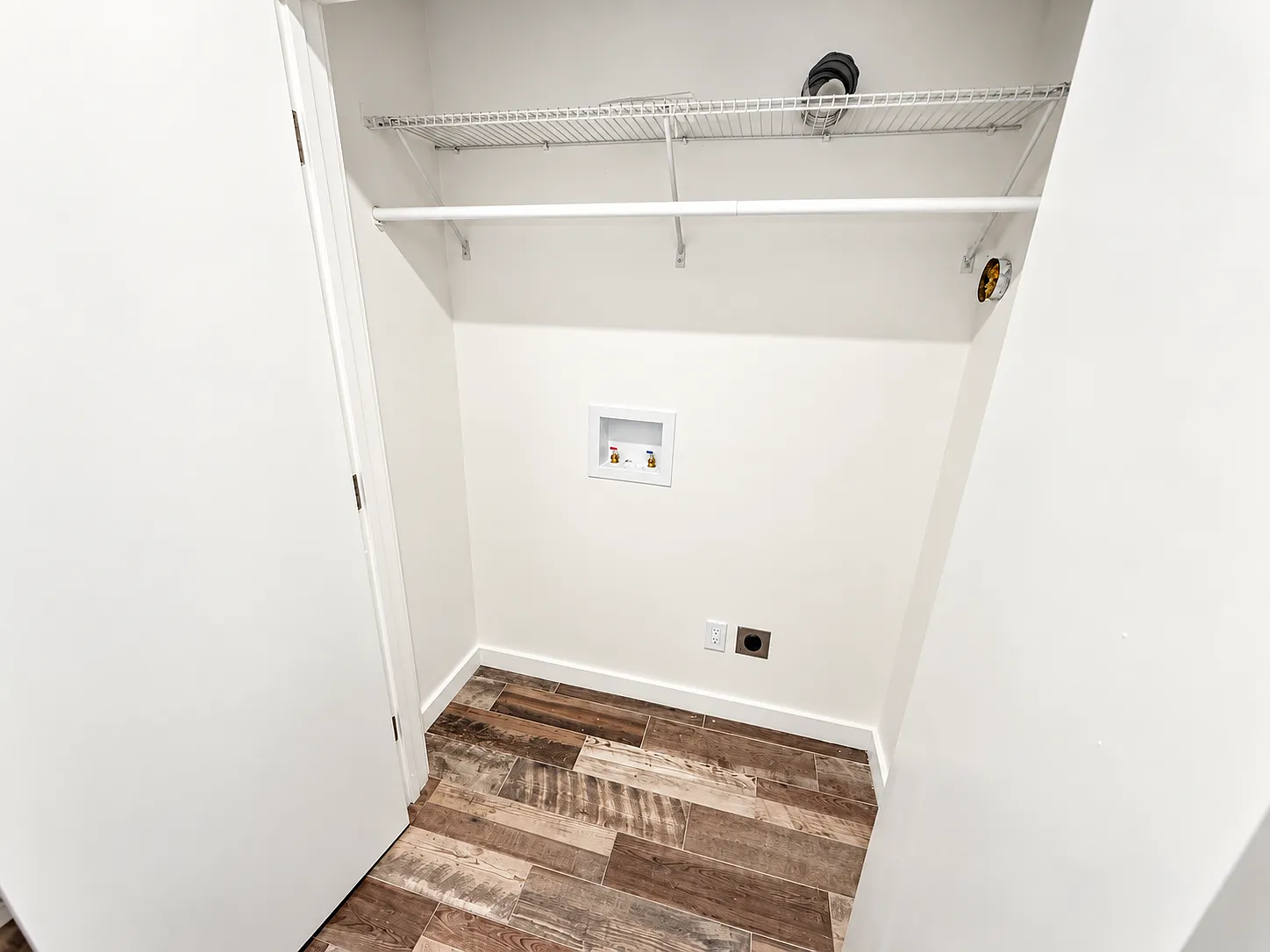 1 bed, 10 sqft, $2,100 — Photo 3