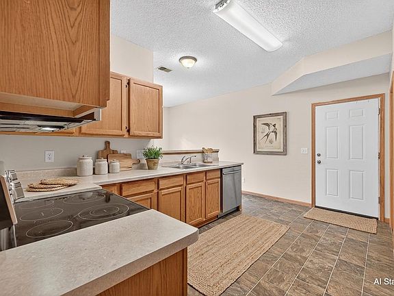 5th image of 7729 Elm Grove Ave