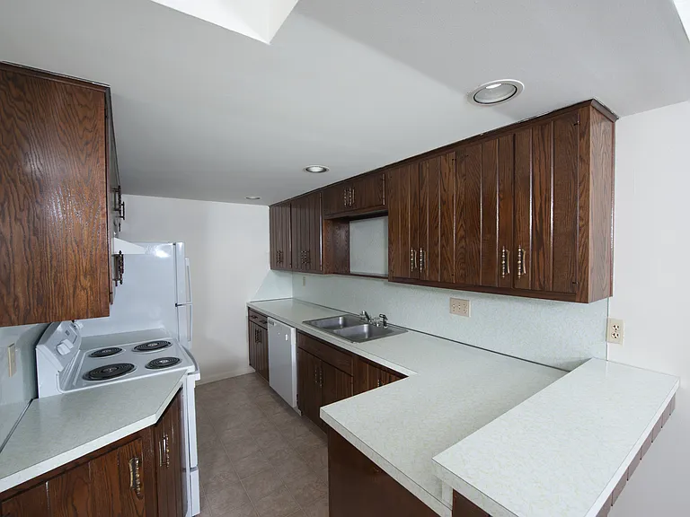 1402 Walnut St #1 — Photo 14