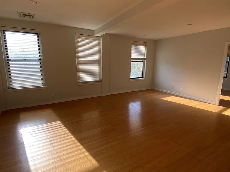 Deacon Court - 1661 Washington Street — Photo 194