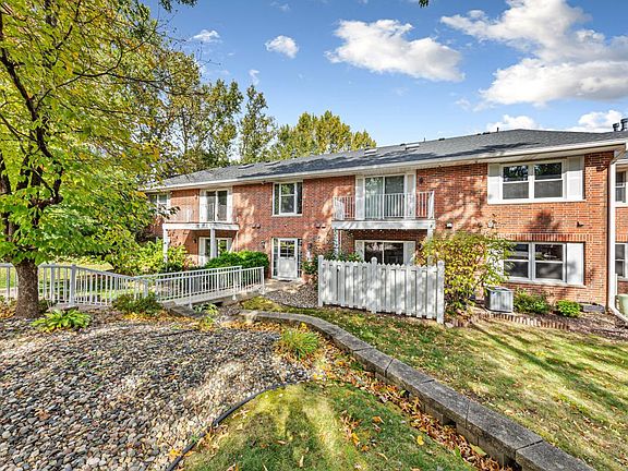 5th image of 6337 Alderwood Cir APT B