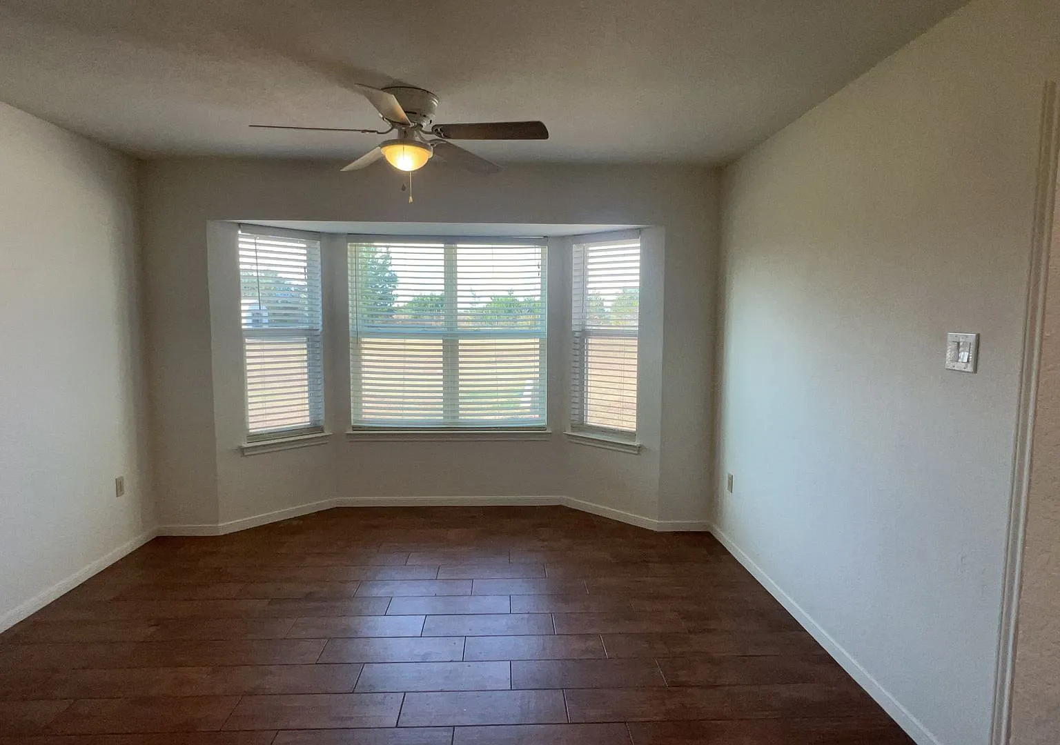515 Hood Dr. — Photo 2