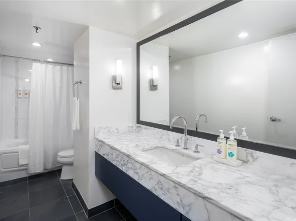 410 Atkinson Dr #1027, Honolulu, HI 96814