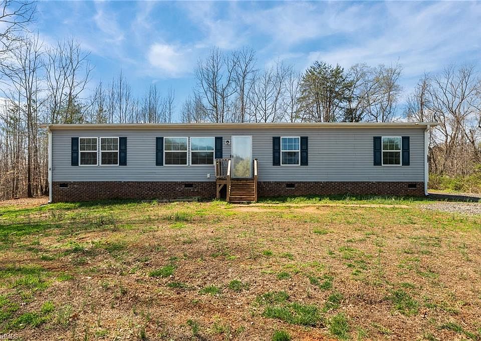 1st image of 182 Pond View Dr