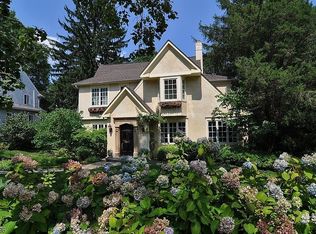 869 Hillcrest Rd, Ridgewood, NJ 07450