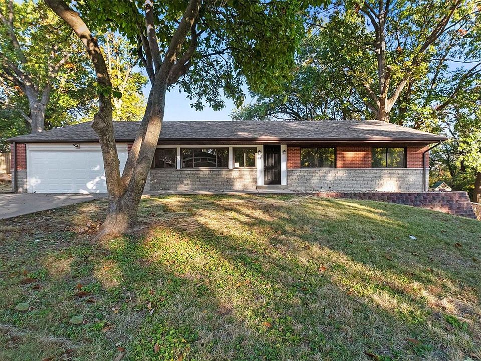 1st image of 13 Harneywold Dr