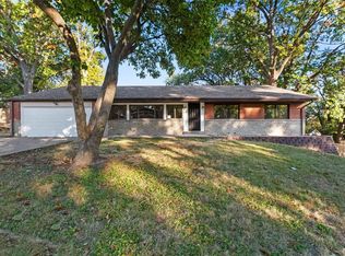 13 Harneywold Dr, Saint Louis, MO 63136