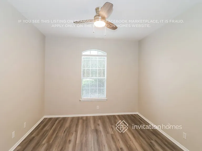 1635 Abbey Ln — Photo 11
