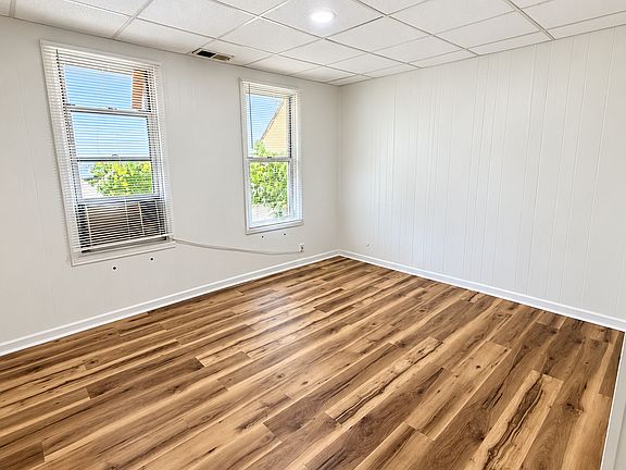 5th image of 1020 Pearl St