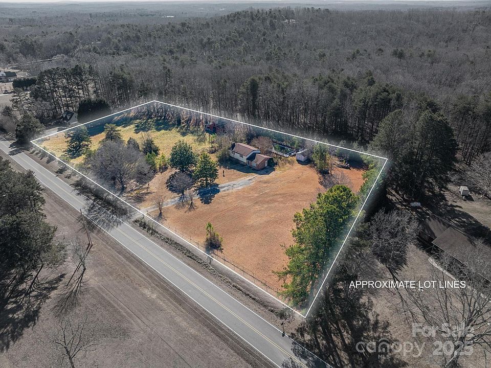1st image of 255 Kings Dr