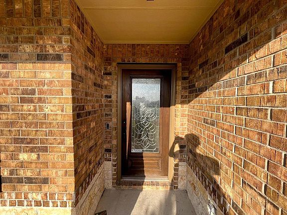 3rd image of 8069 Mozart St