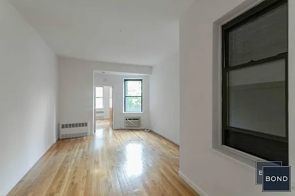 Rented by Bond New York | media 11