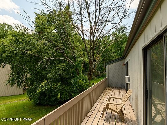 4th image of 213 Evergreen Ct