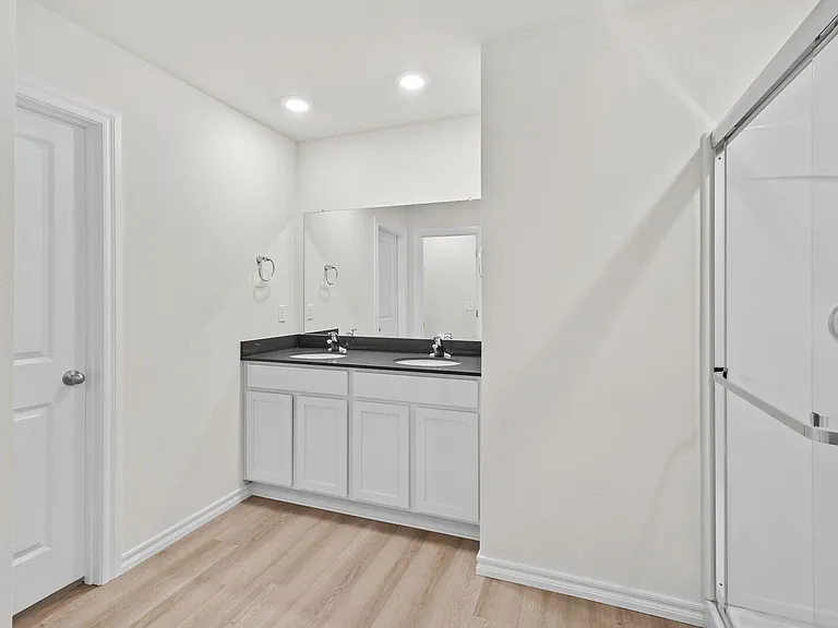 1317 Bates St — Photo 16