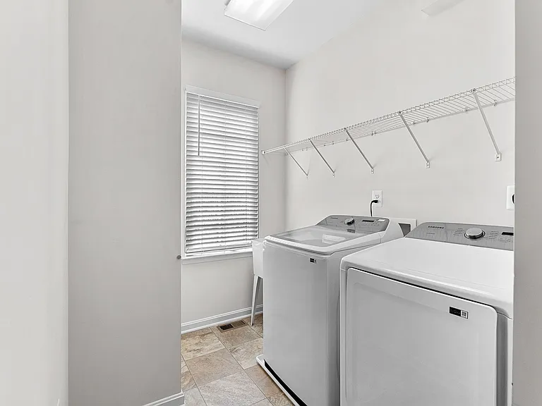 22840 Goldsborough Ter — Photo 35