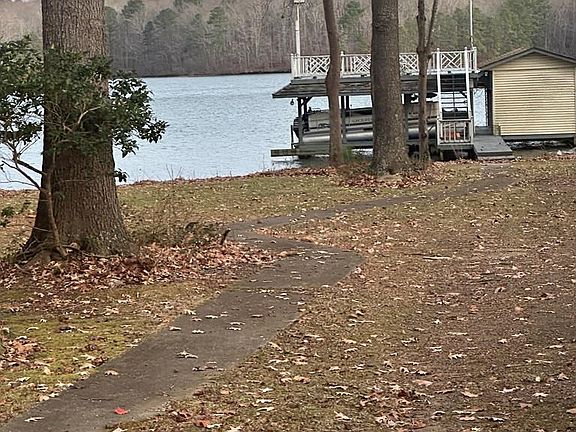 2nd image of 178 E Cove Dr