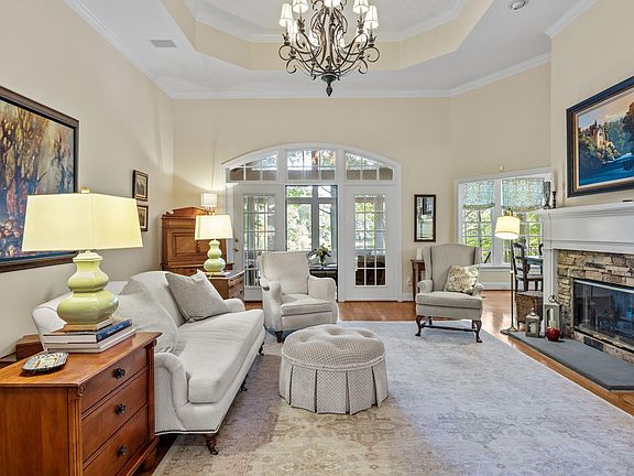 4th image of 1017 Bearglades Ln