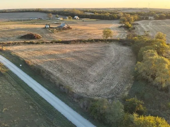 Galaxy Rd, Maryville, MO 64468