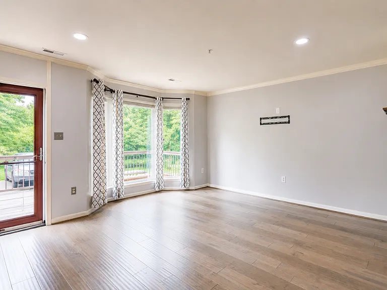 22089 Saint Inigoes Ct — Photo 4