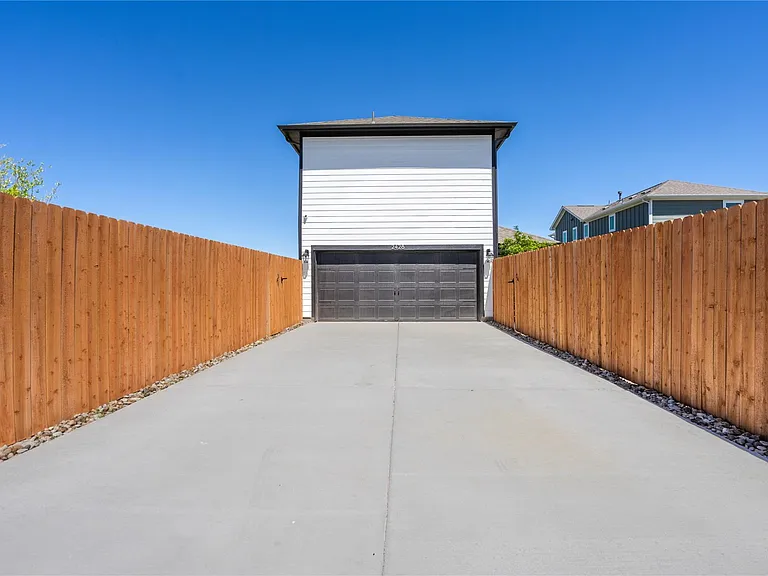 2428 Ekvall Dr — Photo 29