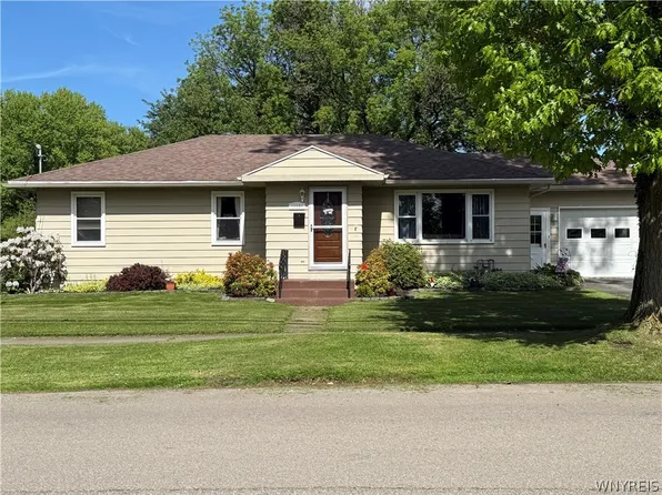 116 S Warsaw St, Dunkirk, NY 14048